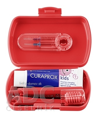 CURAPROX Kids travel set červený (1x zubná kefka, 2x medzizubná kefka CPS, 1x zubná pasta melón 6+ 10 ml, 1x nálepka) 1x1 set